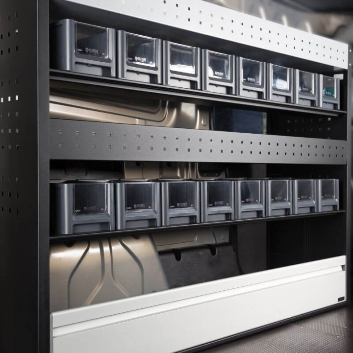 PROVAN-Ausstattung mit Boxen (links) für Ford Courier 2014-2024 - Seitenansicht Nutzfahrzeug