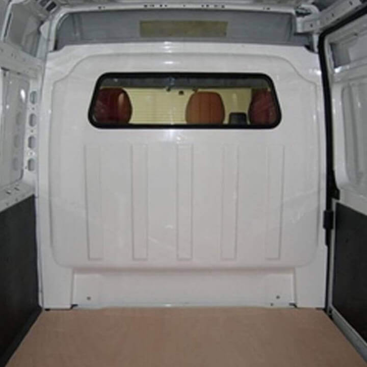 Trennwand für Fiat Ducato mit Option für festes oder schiebbares Fenster Trennwand für Fiat Ducato mit Option für festes oder schiebbares Fenster