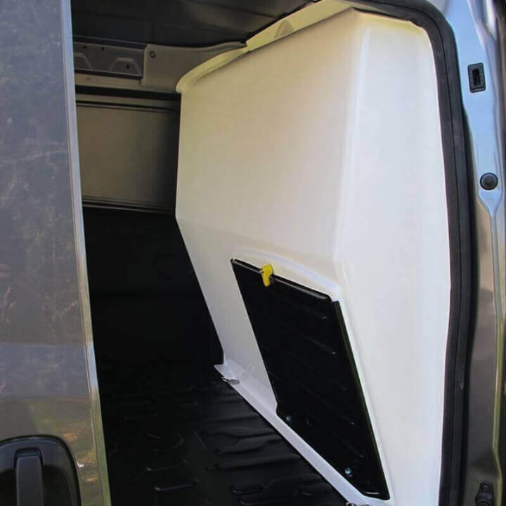 Trennwand für Fiat Doblo 2010-2022 mit Option 'Durchladeluke' für lange Ladungen Trennwand für Fiat Doblo 2010-2022 mit Option 'Durchladeluke' für lange Ladungen