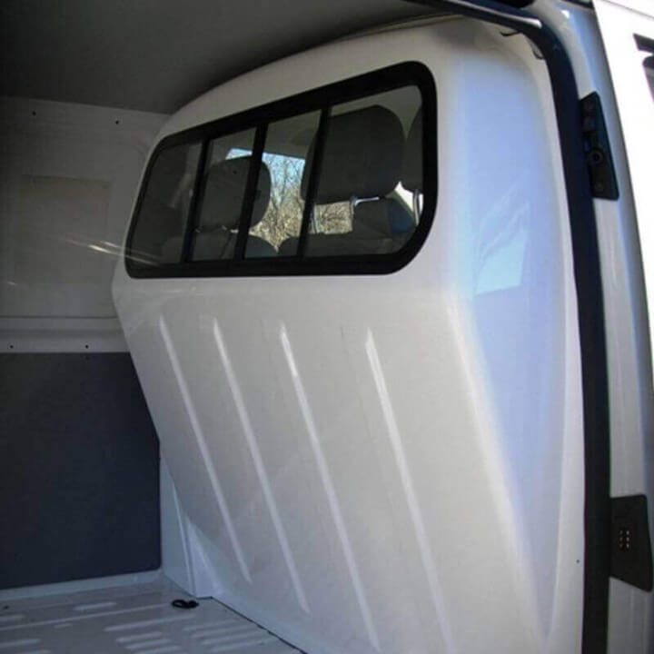 Trennwand für Volkswagen Transporter mit Option für Schiebefenster Trennwand für Volkswagen Transporter mit Option für Schiebefenster