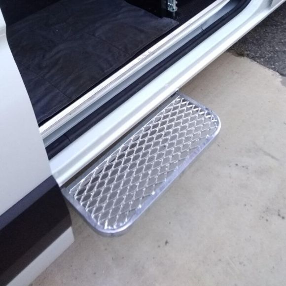 Ausziehbarer Seitentritt - Ford Transit - offen