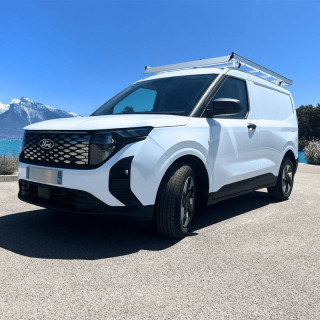 Aluminium-Dachgepäckträger für Ford Courier 2024+. Flacher Gepäckträger ideal für Parkhäuser Aluminium-Dachgepäckträger für Ford Courier 2024+. Flacher Gepäckträger ideal für Parkhäuser