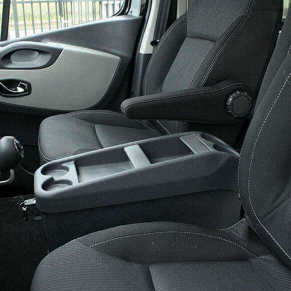 Mittelkonsole für Volkswagen Transporter - Einbauansicht im Nutzfahrzeug Mittelkonsole für Volkswagen Transporter - Einbauansicht im Nutzfahrzeug