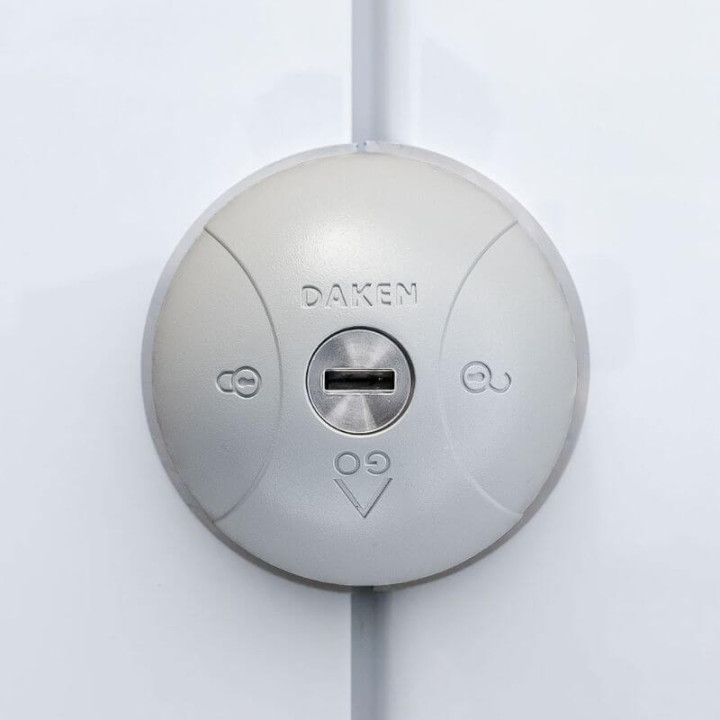 Detail Diebstahlsicherung für Nutzfahrzeuge Daken Saturn GO mit gesichertem Zylinder