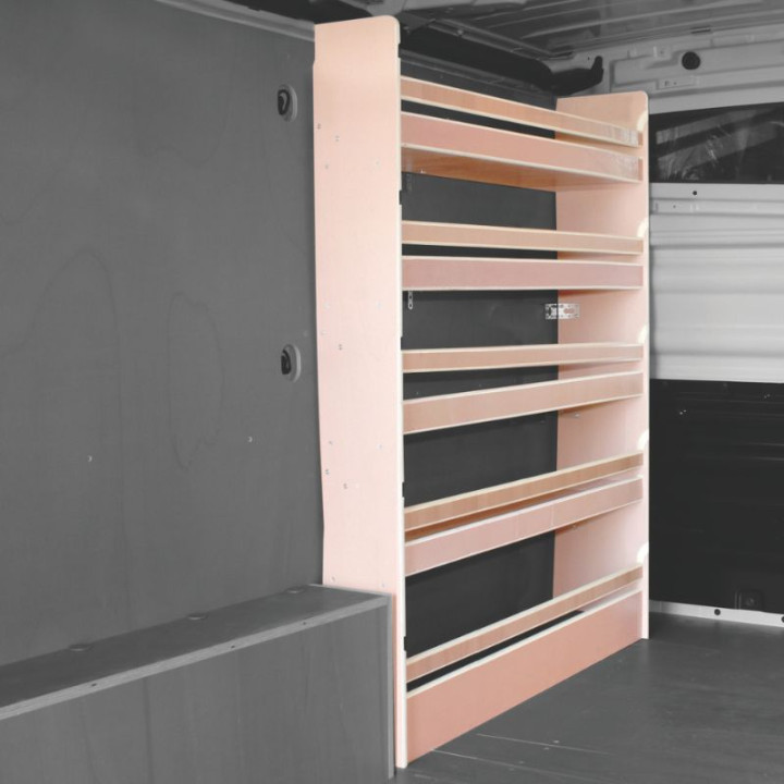 Holzausbau Nutzfahrzeug Renault Trafic 2024+ mit 4 installierten Regalen