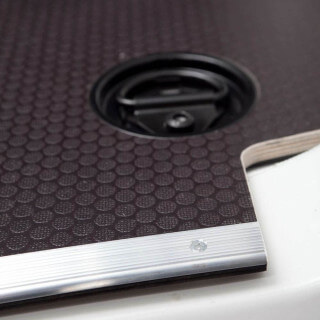 Rutschfester Holzboden Volkswagen Crafter 2017+ mit Schwellerleisten und Abschlusskappen