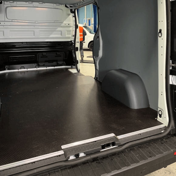 Unverbindliches Foto: Das abgebildete Nutzfahrzeugmodell entspricht nicht dem Ford E-Transit Custom 2024+, das Ergebnis ist jedo
