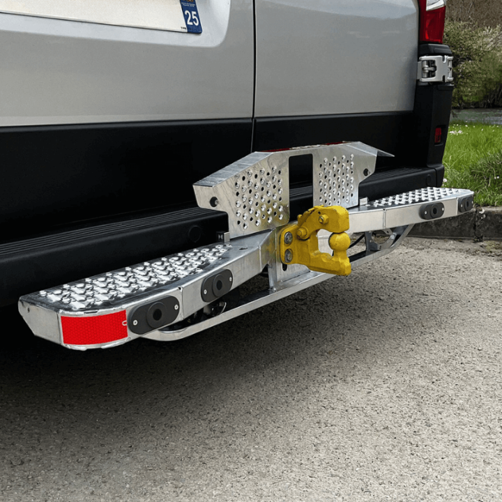 Trittstufe in hochgeklappter und verriegelter Position Renault Trafic 2014-2024