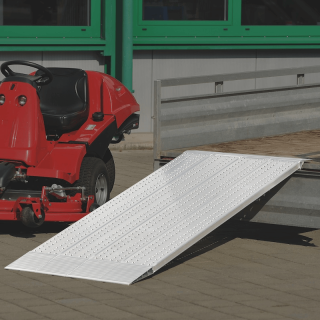 Leichte Laderampe Breite 600 mm Leichte Laderampe Breite 600 mm