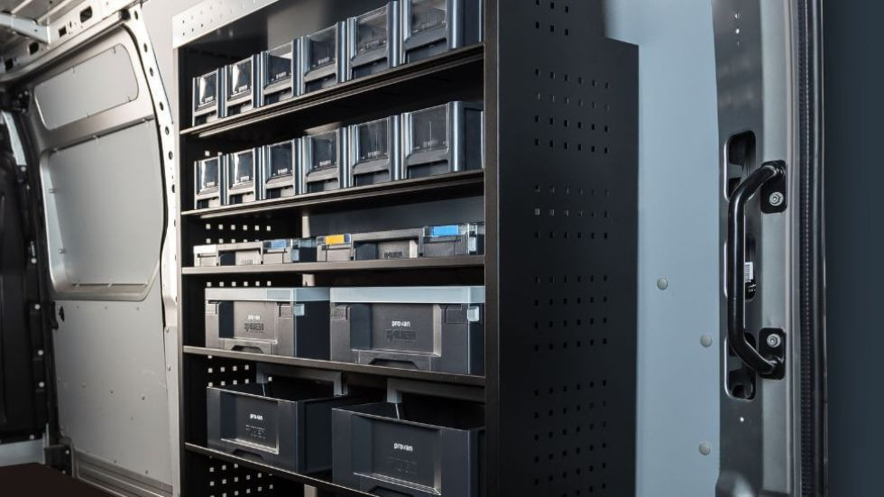 Ordnungssystem im Elektrikerfahrzeug: sortieren, zonieren, dimensionieren