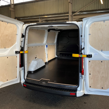 Installation Innenverkleidung für Nutzfahrzeuge Installation Innenverkleidung für Nutzfahrzeuge